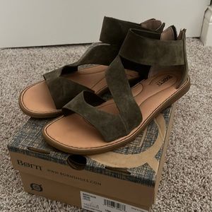 Born Irie Green USA size 9